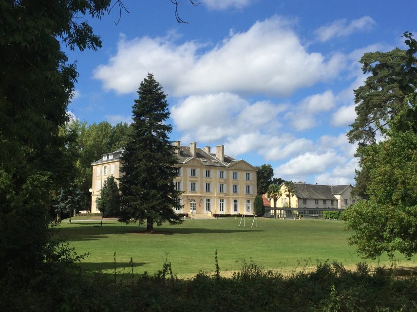 How Chateau du Molay contributes to Learning Away Brilliant Residentials